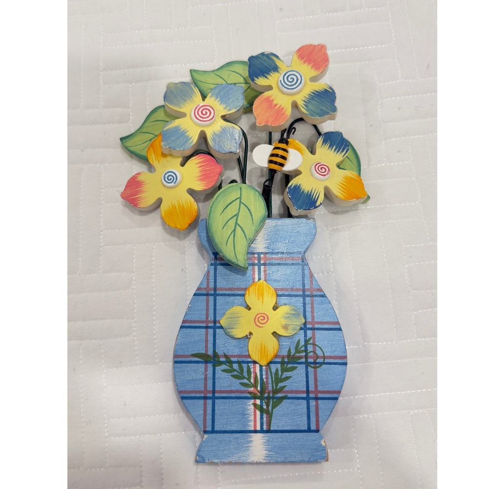 East West Distributing Wooden Flower Vase Wall Plaque Bumblebee Folk Art 11"